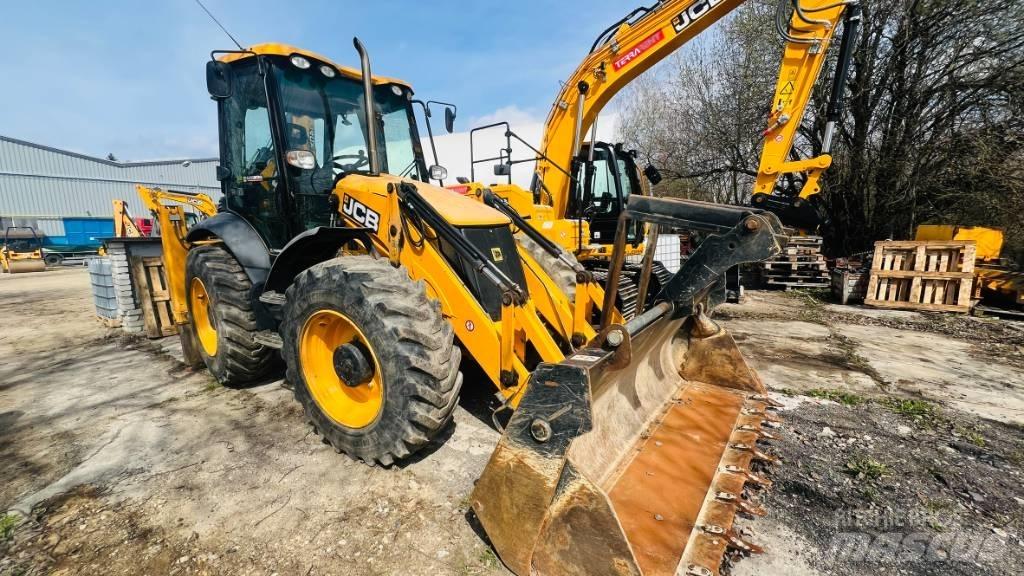JCB 4 CX Ekskavatori-iekrāvēji
