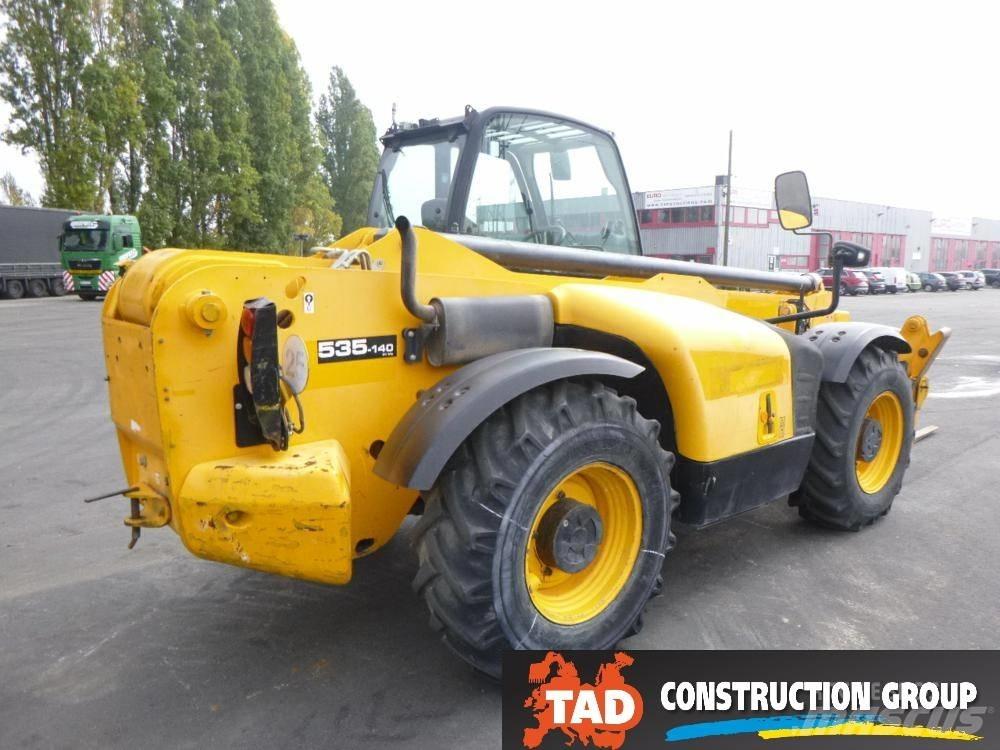 JCB 535-140 Hiviz Teleskopiskie manipulatori