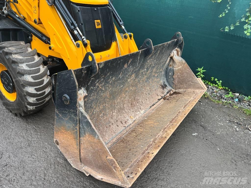 JCB 3 CX Ekskavatori-iekrāvēji