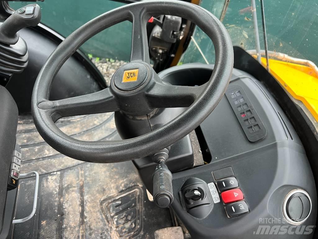 JCB 3 CX Ekskavatori-iekrāvēji