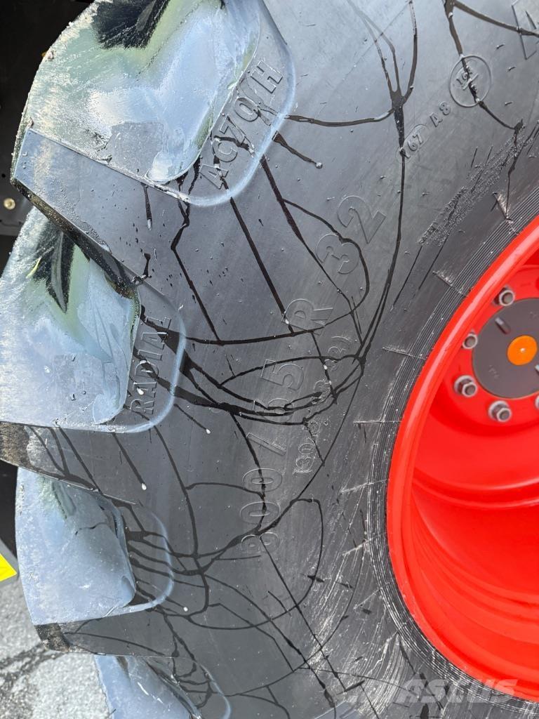 CLAAS Avero 240 Ražas novākšanas kombaini