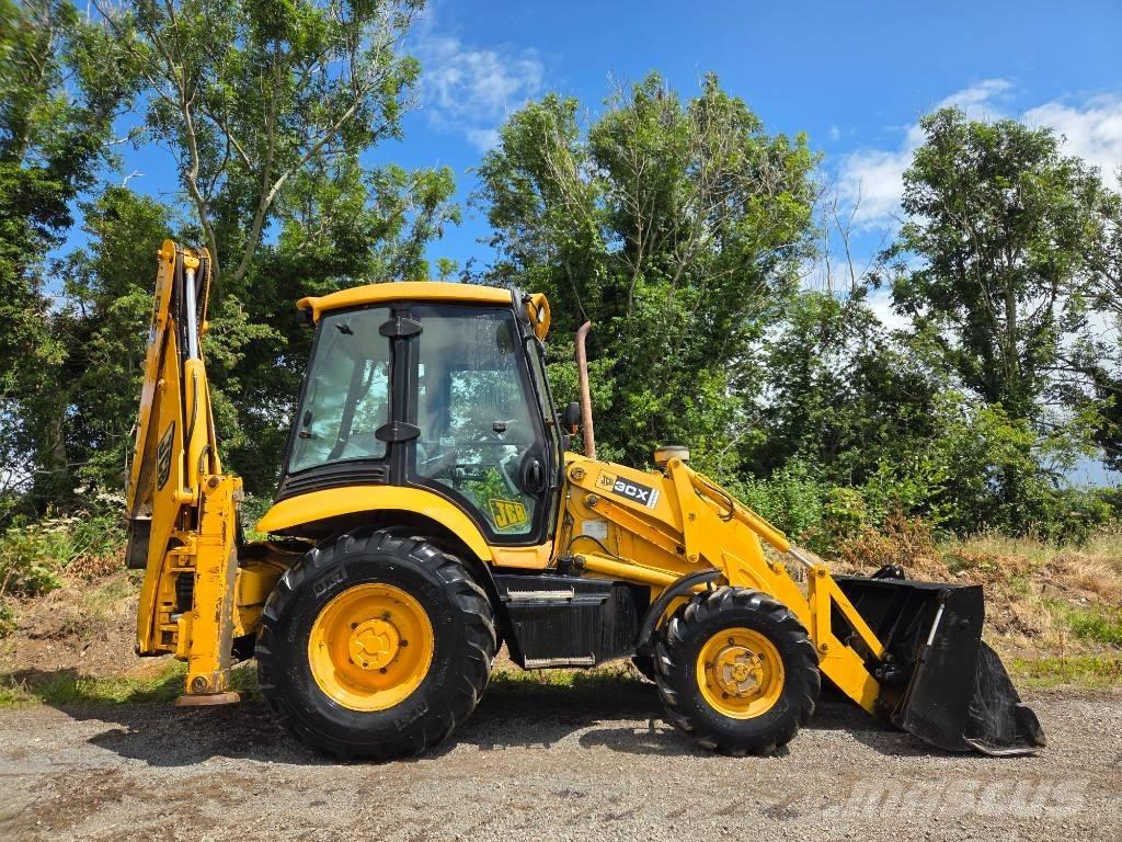 JCB 3 CX Ekskavatori-iekrāvēji