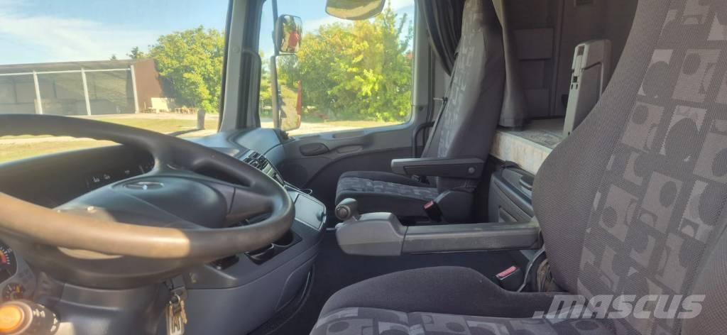 Mercedes-Benz Actros Treileri meža tehnikas transportēšanai