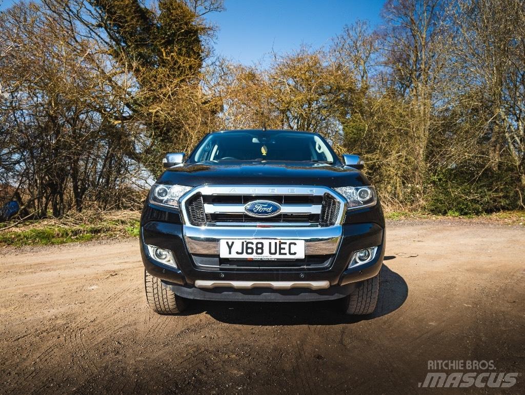 Ford Ranger Vieglais kravas automobilis/izkraušana no sāniem