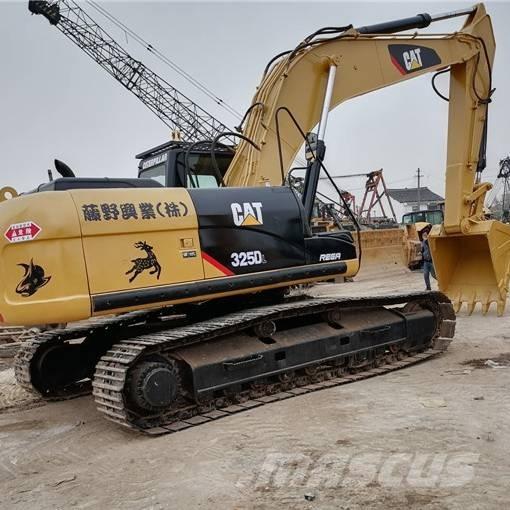 CAT 325 D L Kāpurķēžu ekskavatori