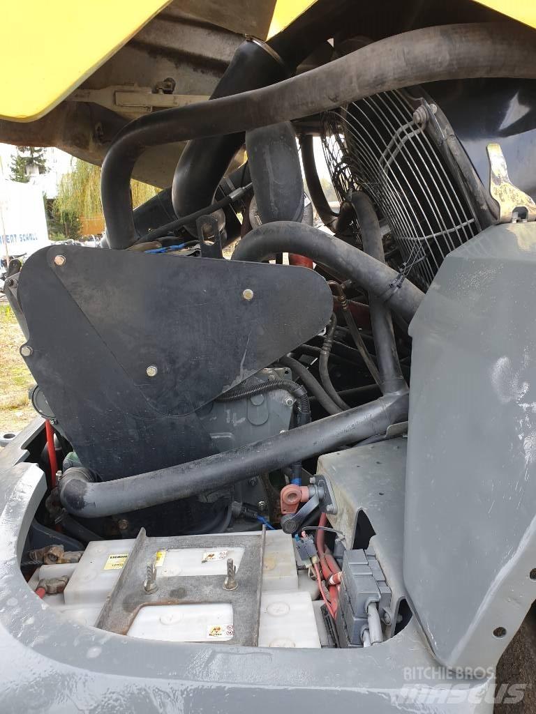 Liebherr L 524 Iekrāvēji uz riteņiem