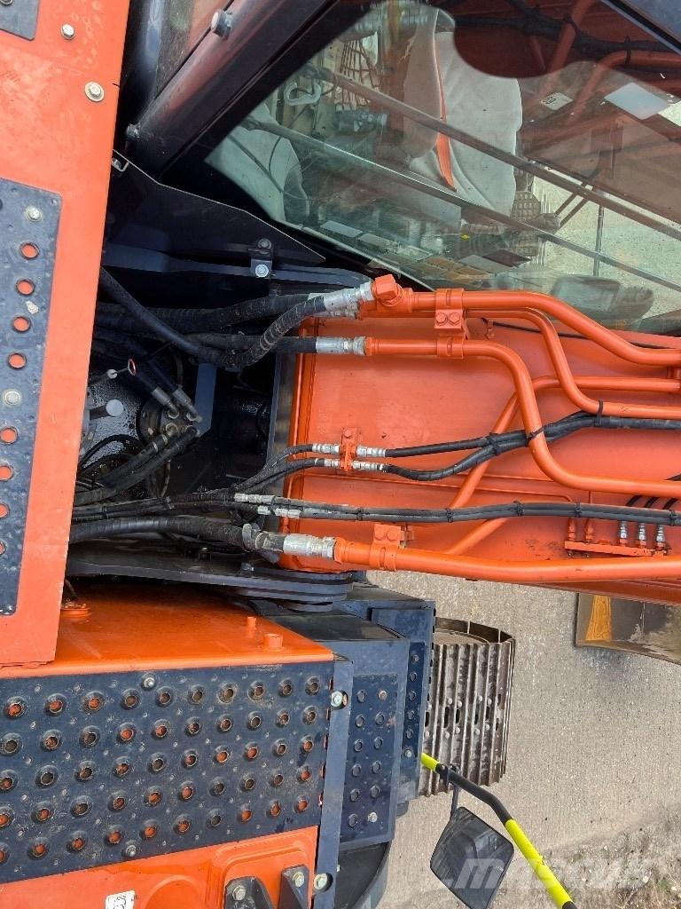 Hitachi zx210-6 Kāpurķēžu ekskavatori