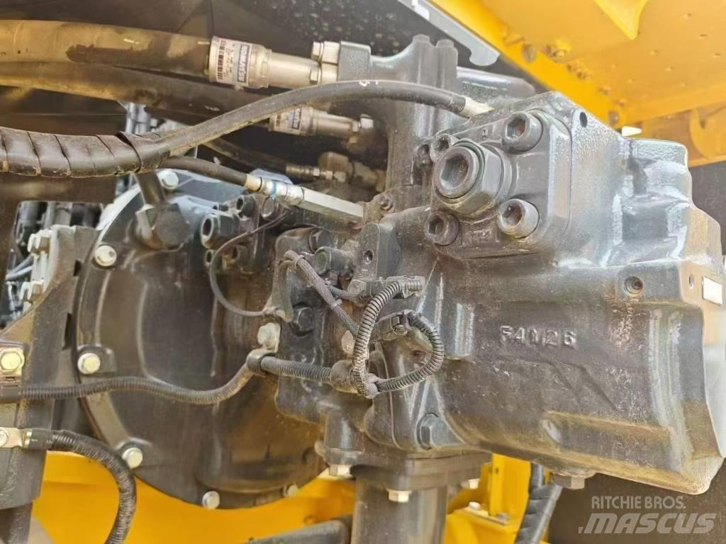 Komatsu 360-8 Kāpurķēžu ekskavatori