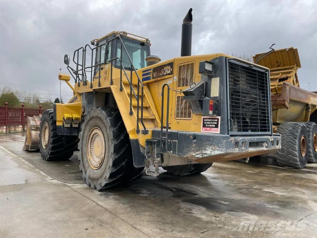 Komatsu WA 600-6 Iekrāvēji uz riteņiem