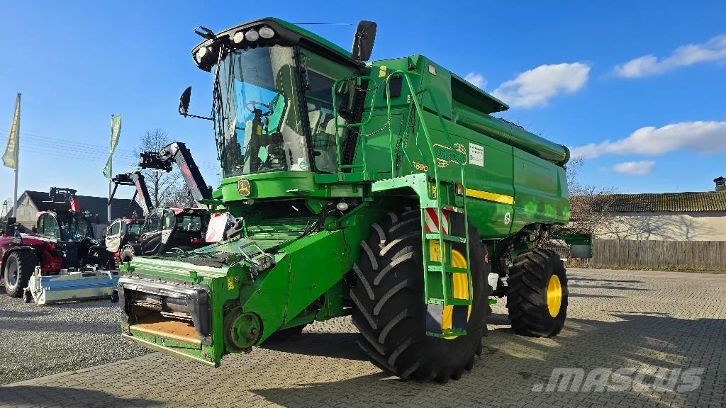 John Deere S 690 i Ražas novākšanas kombaini