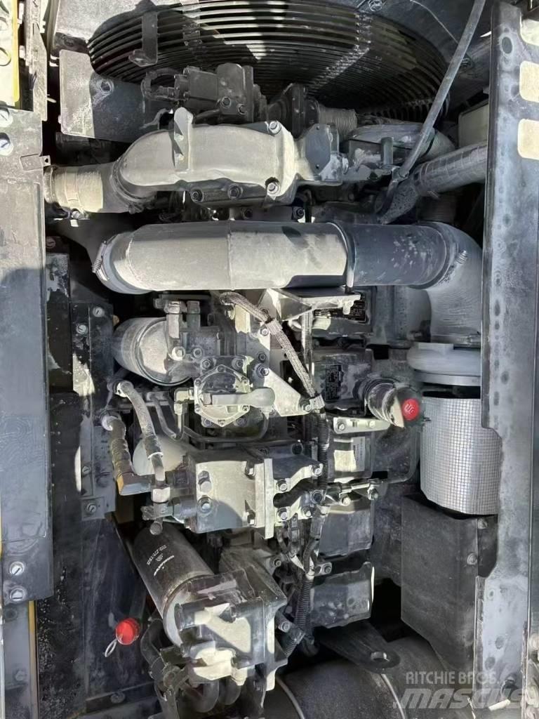 Komatsu 450LC-8 Kāpurķēžu ekskavatori