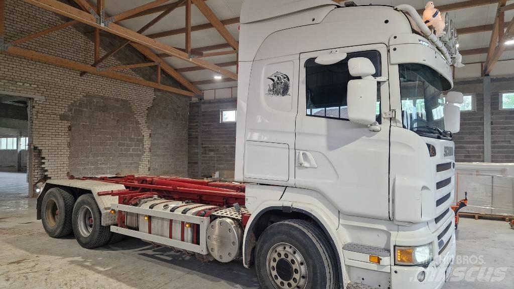 Scania R 620 Treileri ar āķi