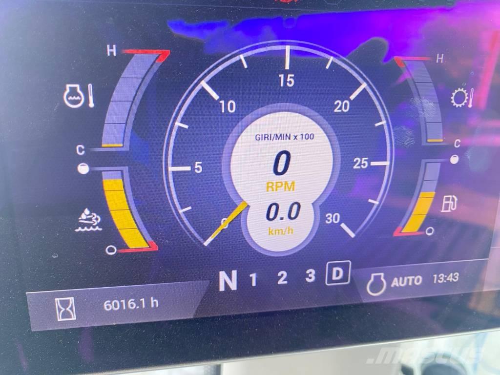 CASE 821G Iekrāvēji uz riteņiem