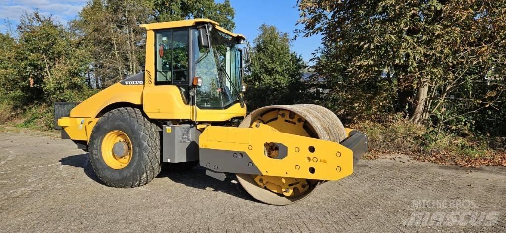 Volvo SD 135 B Vienvalča grunts veltņi