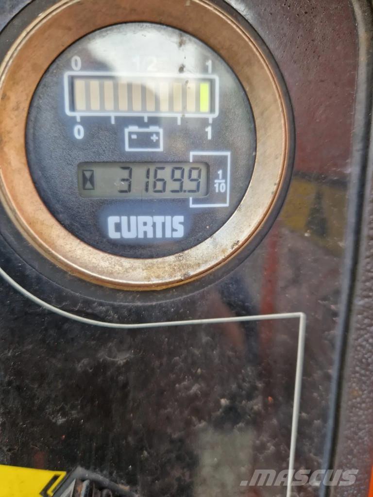 JLG E600 Strēles pacēlāji