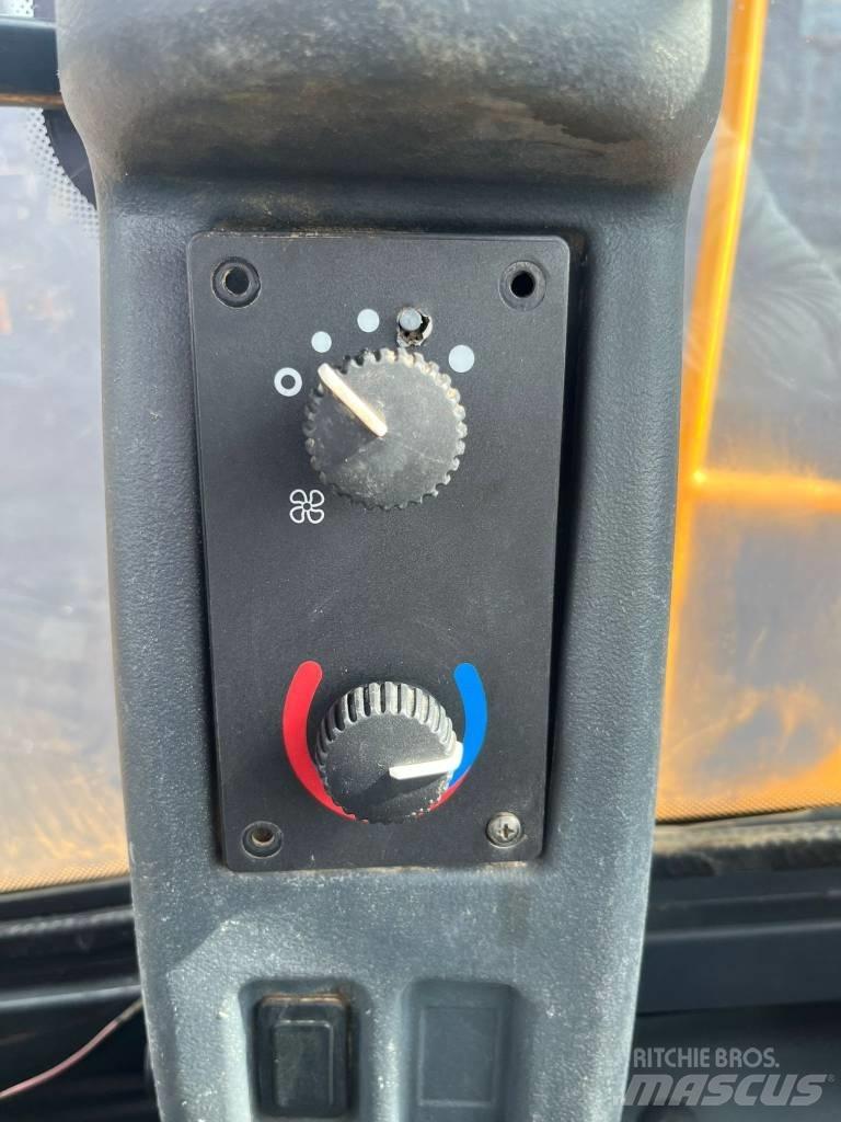 John Deere 824 K Iekrāvēji uz riteņiem