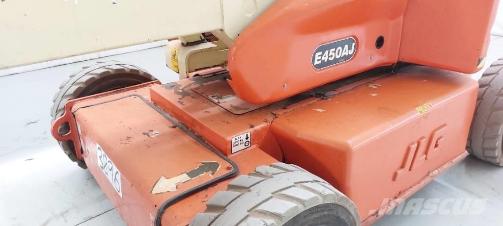 JLG E 450 AJ Strēles pacēlāji