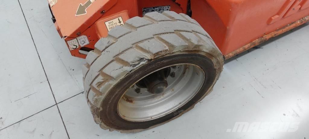 JLG E 450 AJ Strēles pacēlāji
