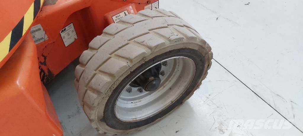 JLG E 450 AJ Strēles pacēlāji
