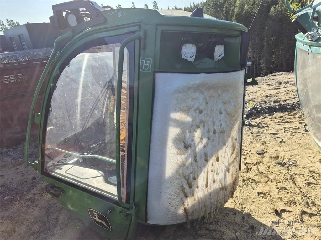 John Deere 1270G Kabīnes un interjers