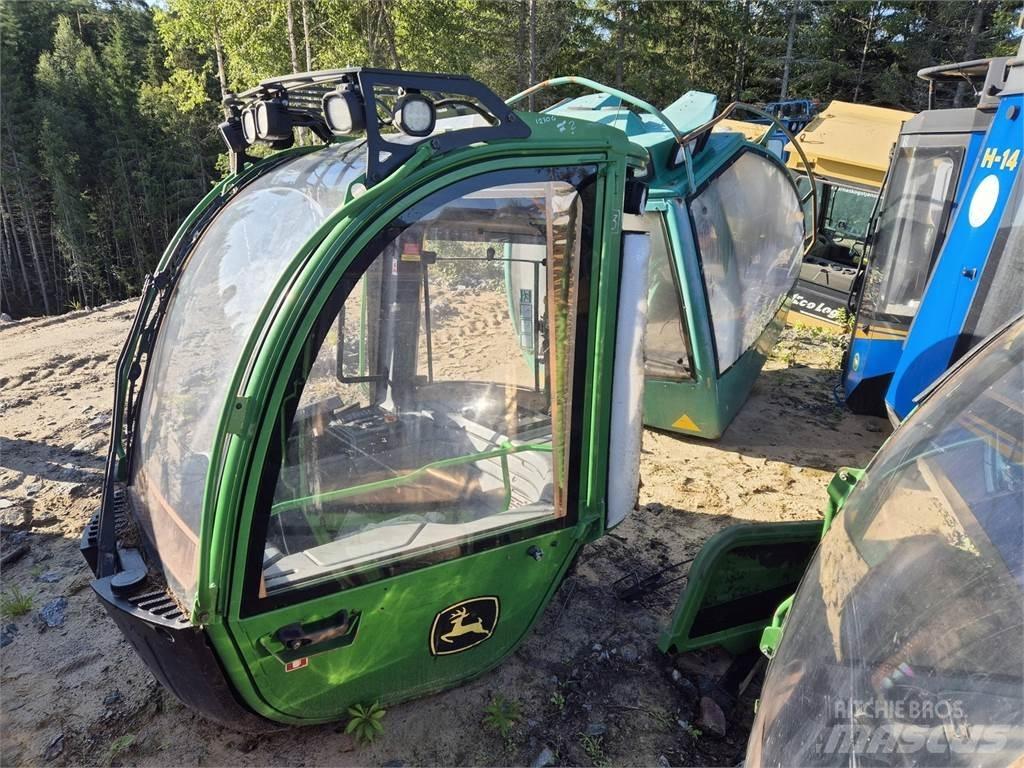 John Deere 1270G Kabīnes un interjers