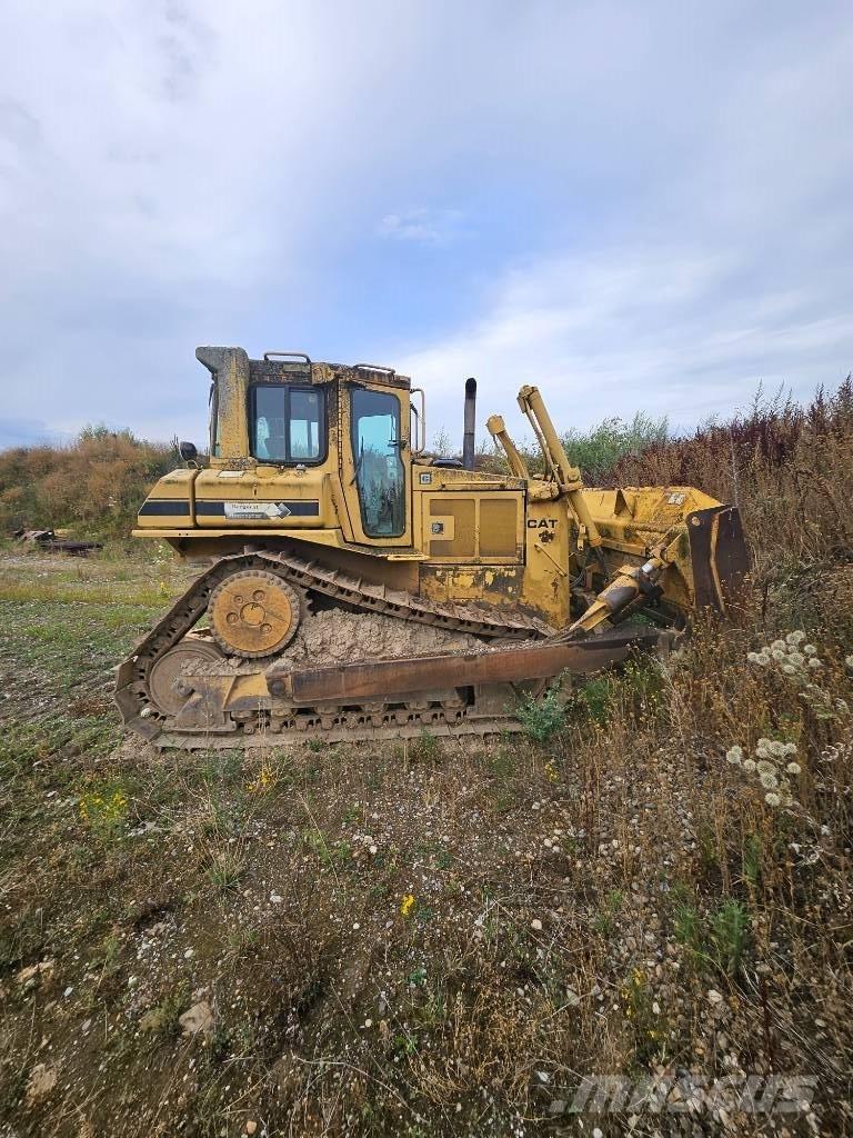 CAT D6h Kāpurķēžu buldozeri