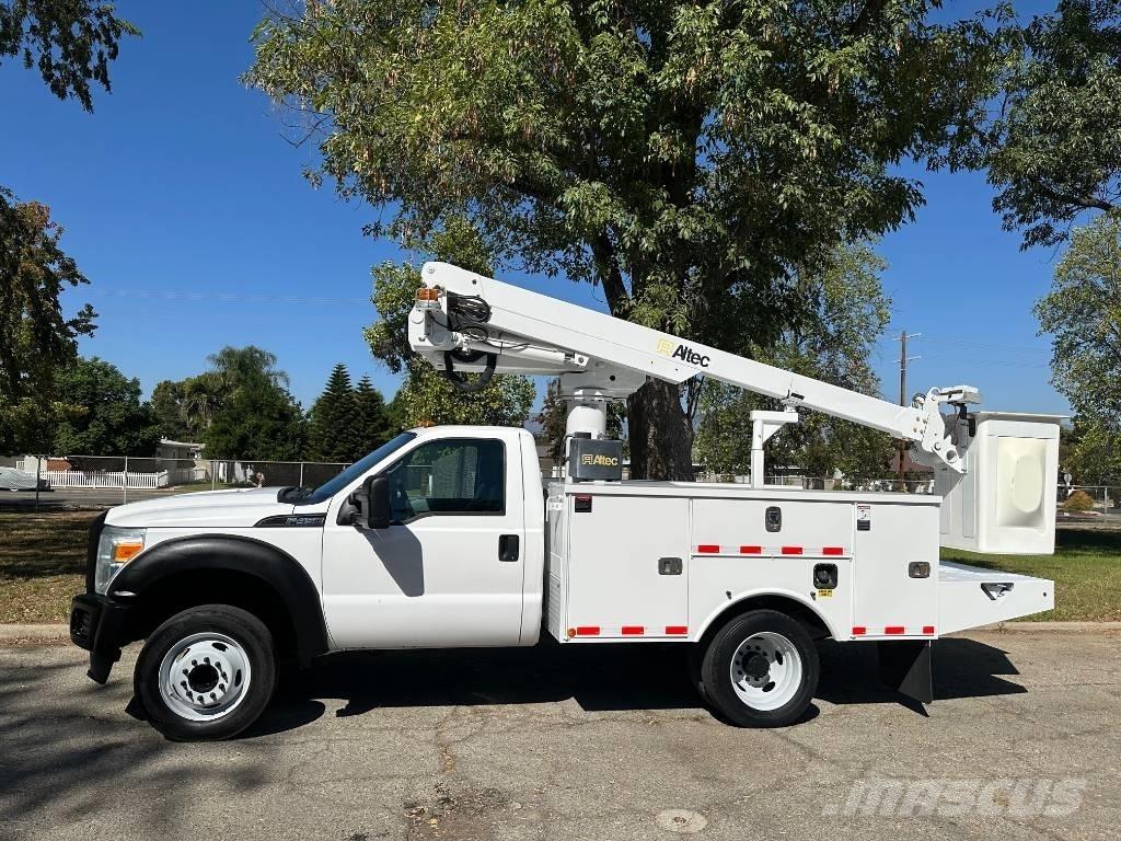 Altec AT 235 Pacēlāji uz automašīnas bāzes
