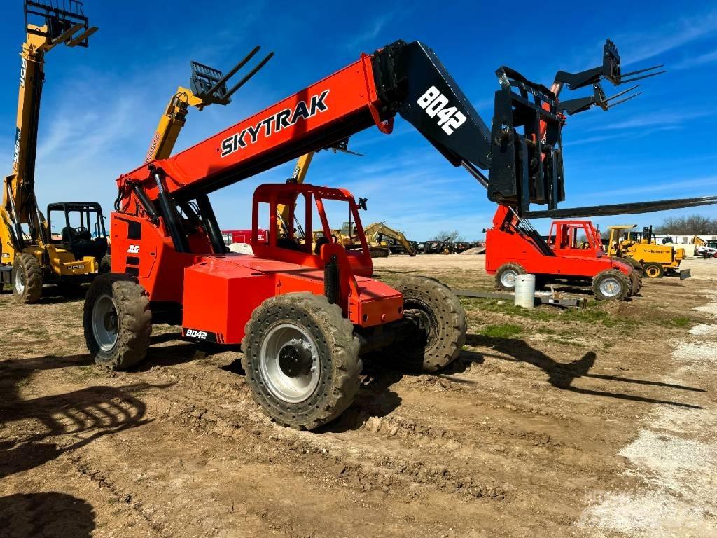 SkyTrak 8042 Teleskopiskie manipulatori