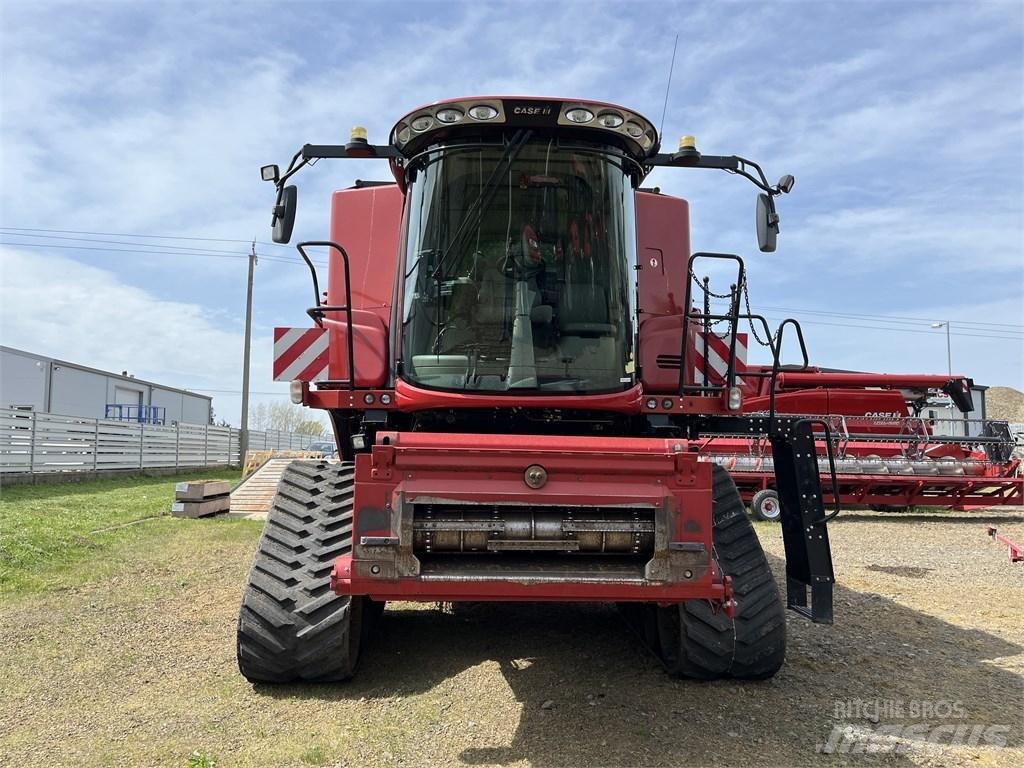 Case IH AF 7240 Ražas novākšanas kombaini