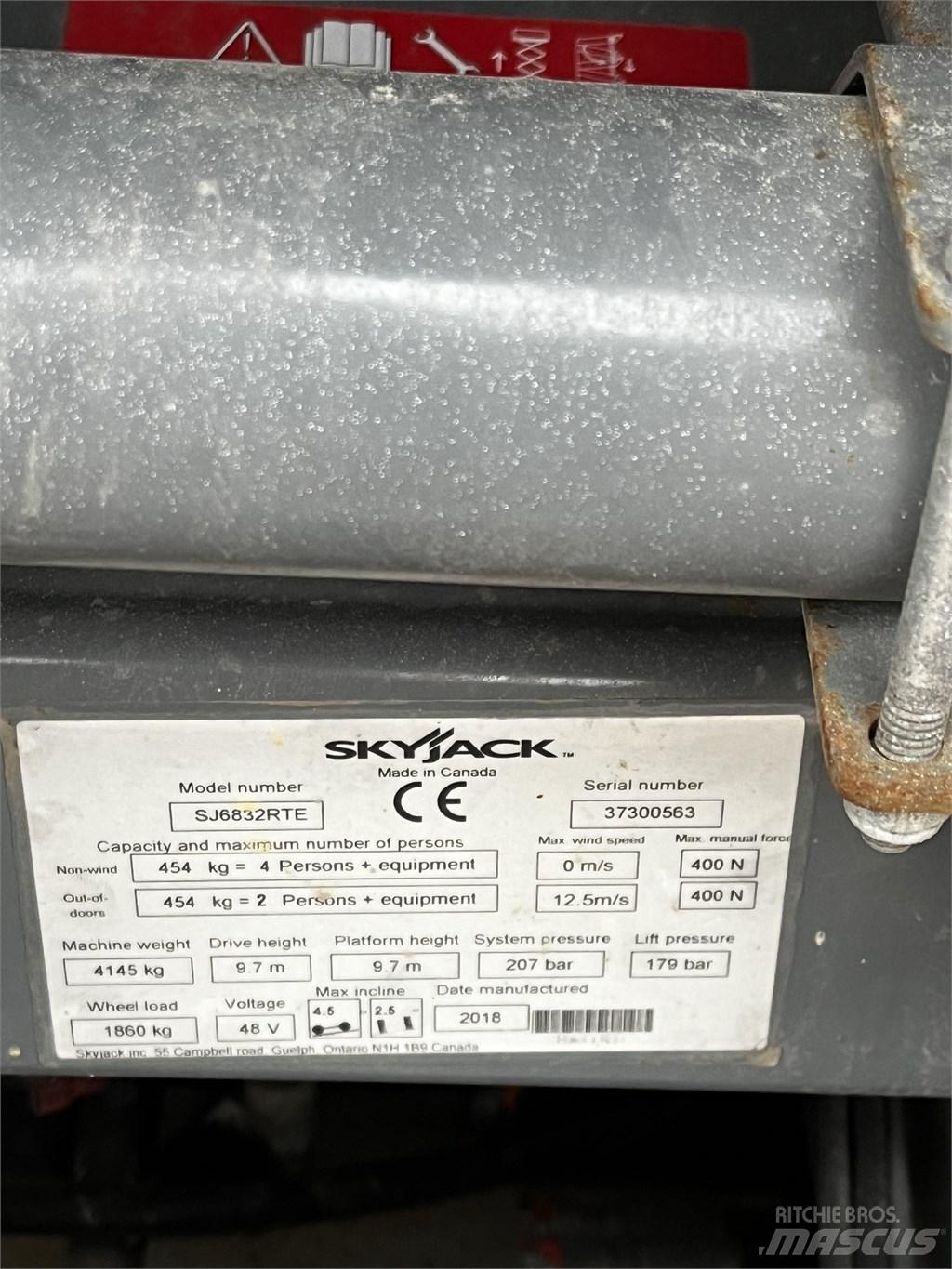 SkyJack SJ 6832 RTE Šķerveida pacēlāji