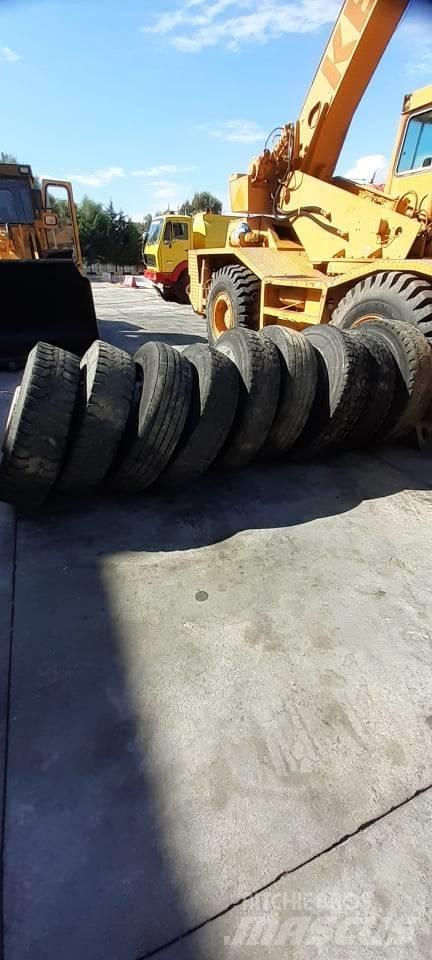 Bridgestone 13R22.5 Riepas, riteņi un diski