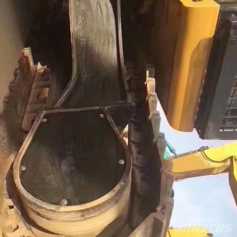 CAT 340 D L Kāpurķēžu ekskavatori