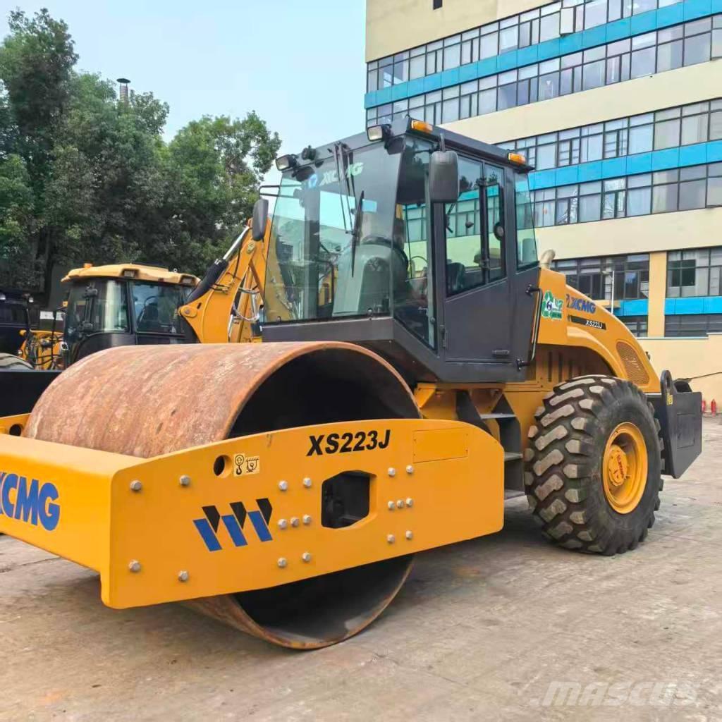 XCMG XS 223 J Vienvalča grunts veltņi