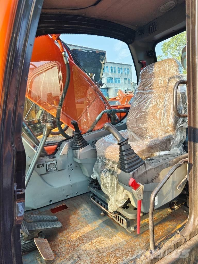 Doosan DX225LC-9C Kāpurķēžu ekskavatori