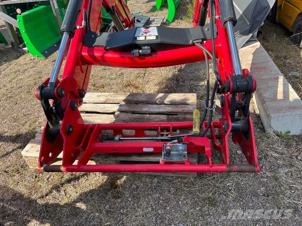 Massey Ferguson 945 Frontālie iekrāvēji un ekskavatori