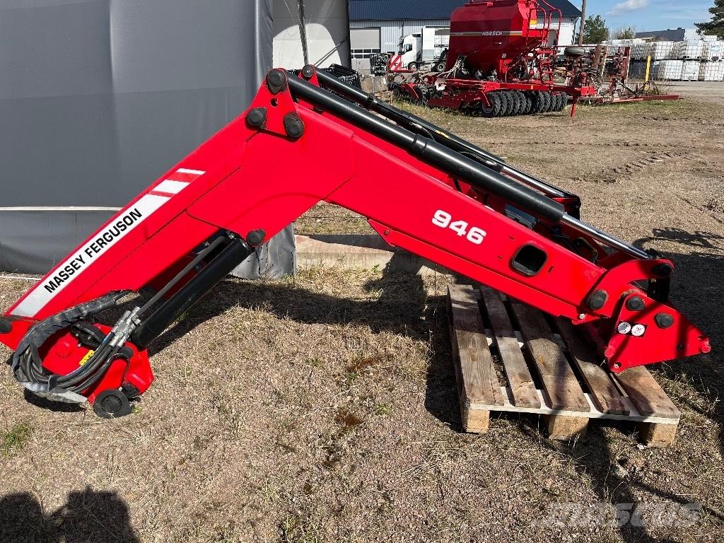 Massey Ferguson 945 Frontālie iekrāvēji un ekskavatori
