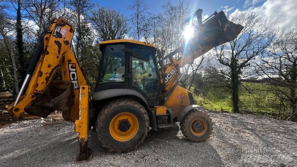 JCB 3 CX Ekskavatori-iekrāvēji