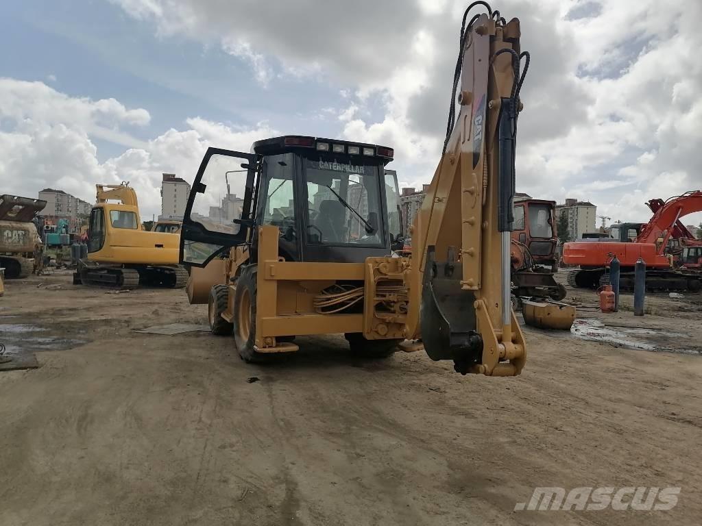 CAT 416E Ekskavatori-iekrāvēji