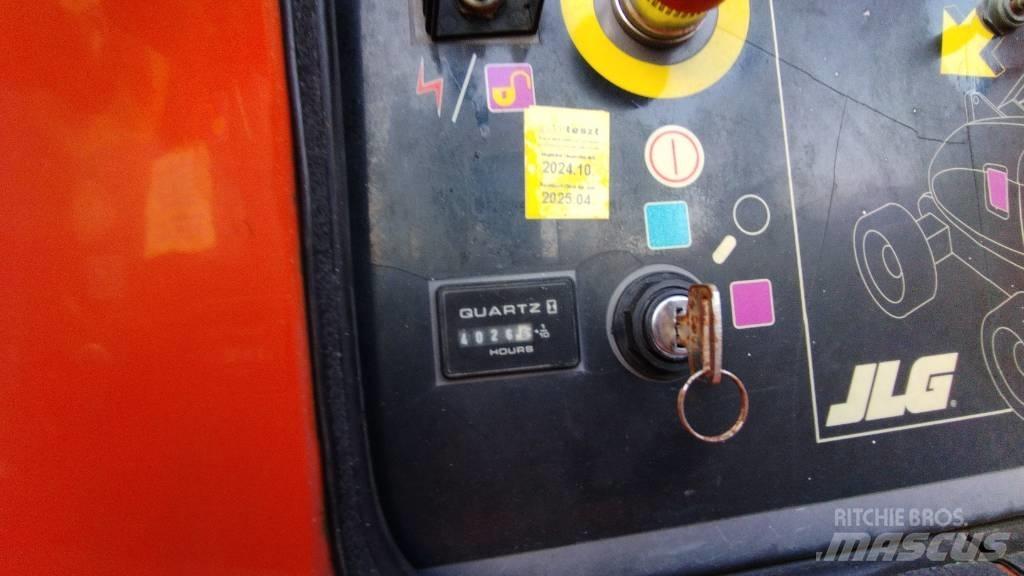 JLG 800 AJ Strēles pacēlāji