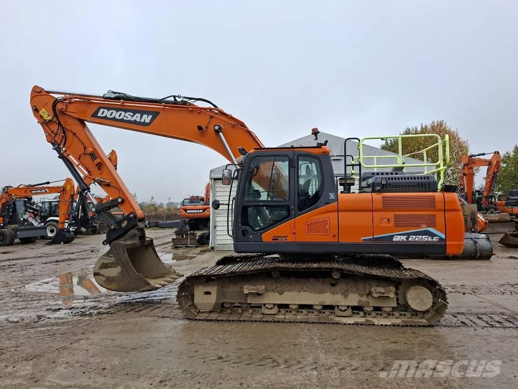 Doosan DX 225 LC Kāpurķēžu ekskavatori