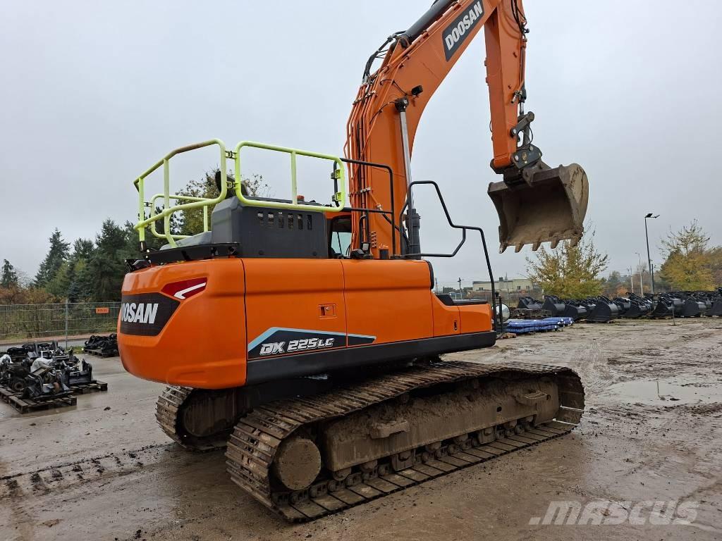 Doosan DX 225 LC Kāpurķēžu ekskavatori