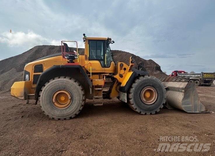 Volvo L 220 H Iekrāvēji uz riteņiem