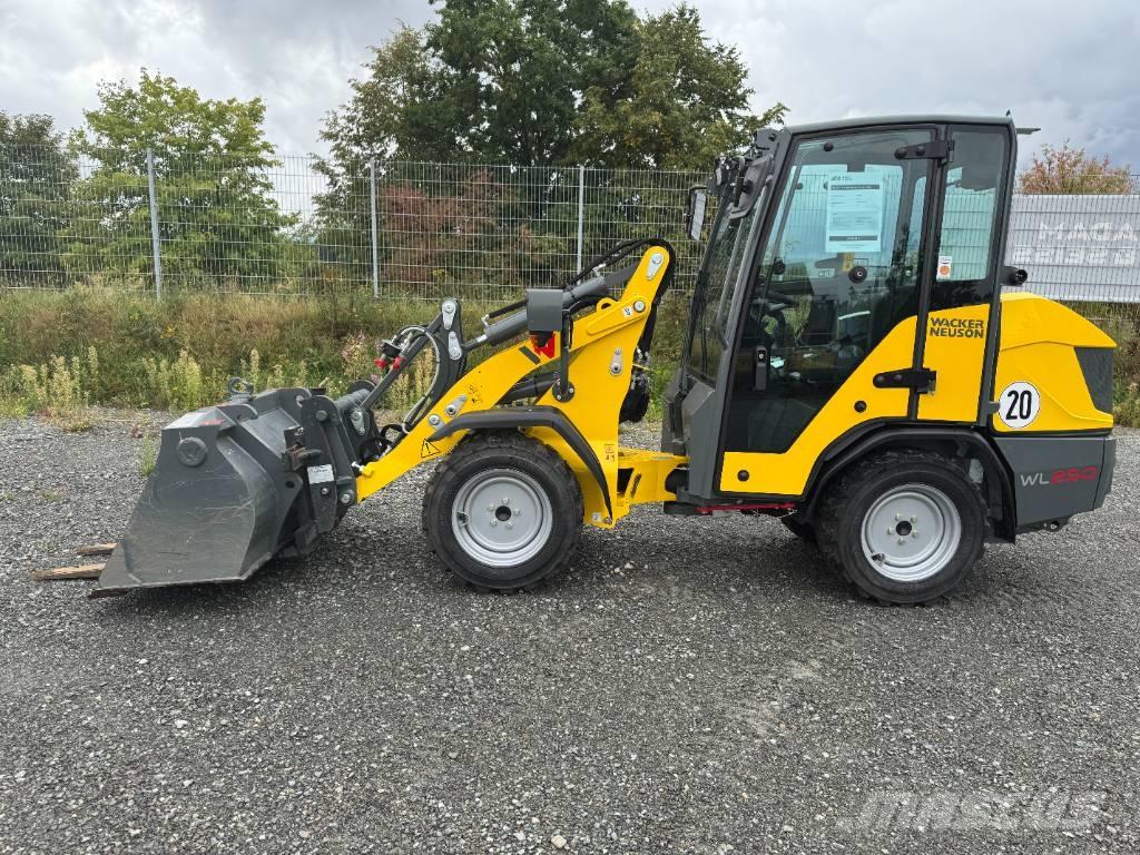 Wacker Neuson WL 250 Iekrāvēji uz riteņiem