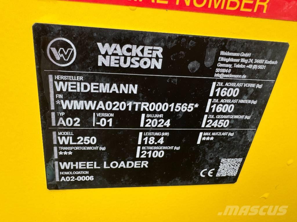 Wacker Neuson WL 250 Iekrāvēji uz riteņiem