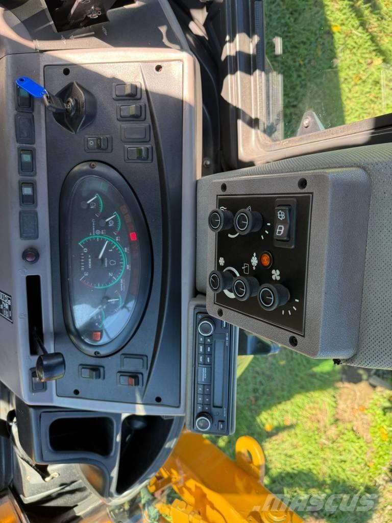 CASE 590 SM Ekskavatori-iekrāvēji