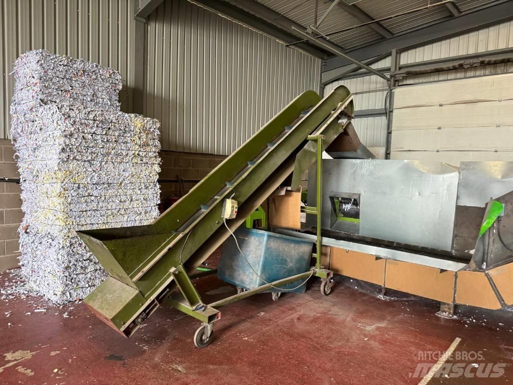  CP MFG 3000 Atkritumu konveijeri