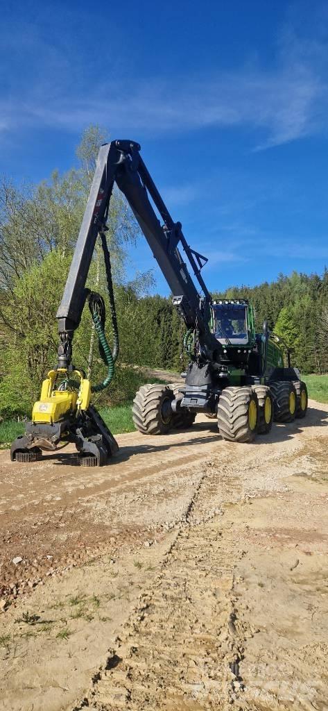 John Deere 1270 G Harvesteri
