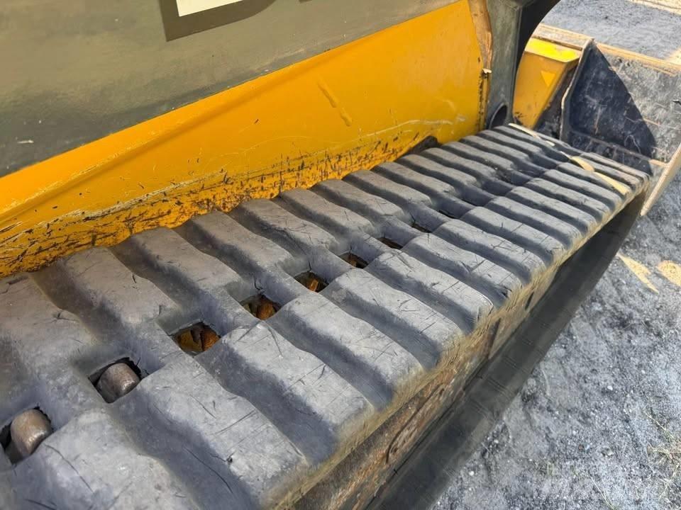 John Deere 325G Lietoti riteņu kompaktiekrāvēji