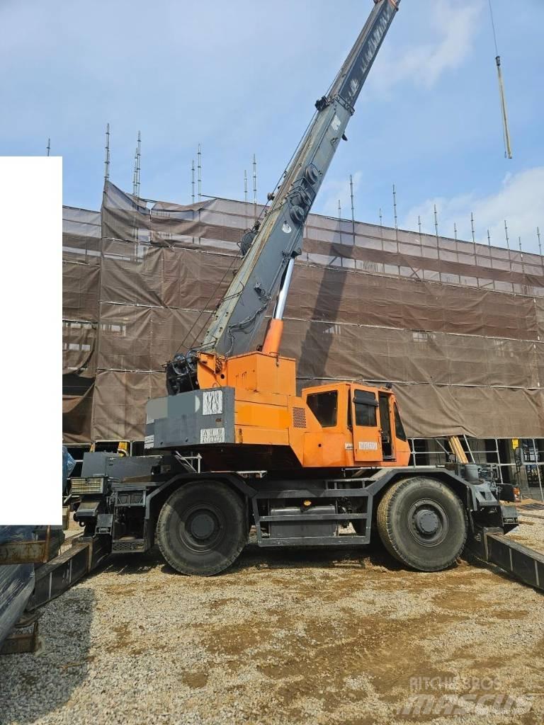 Komatsu LW 250 Celtņi nelīdzenām virsmām