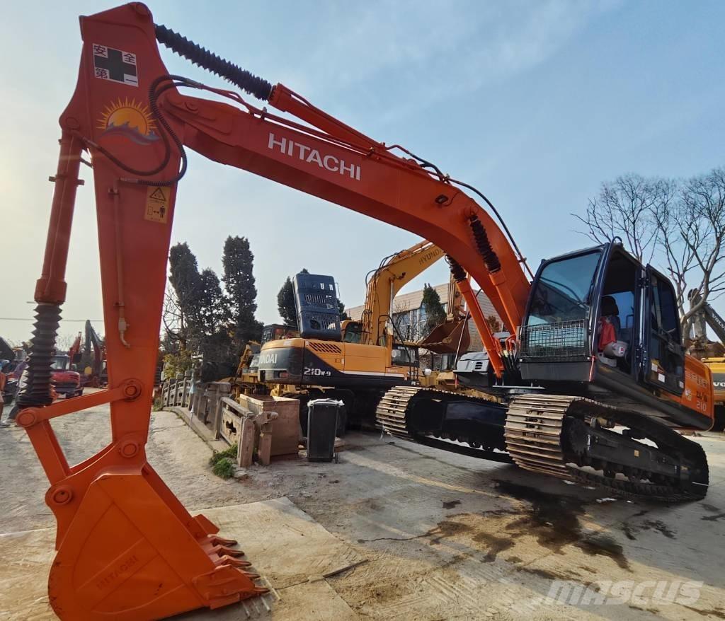 Hitachi ZX 210 Kāpurķēžu ekskavatori